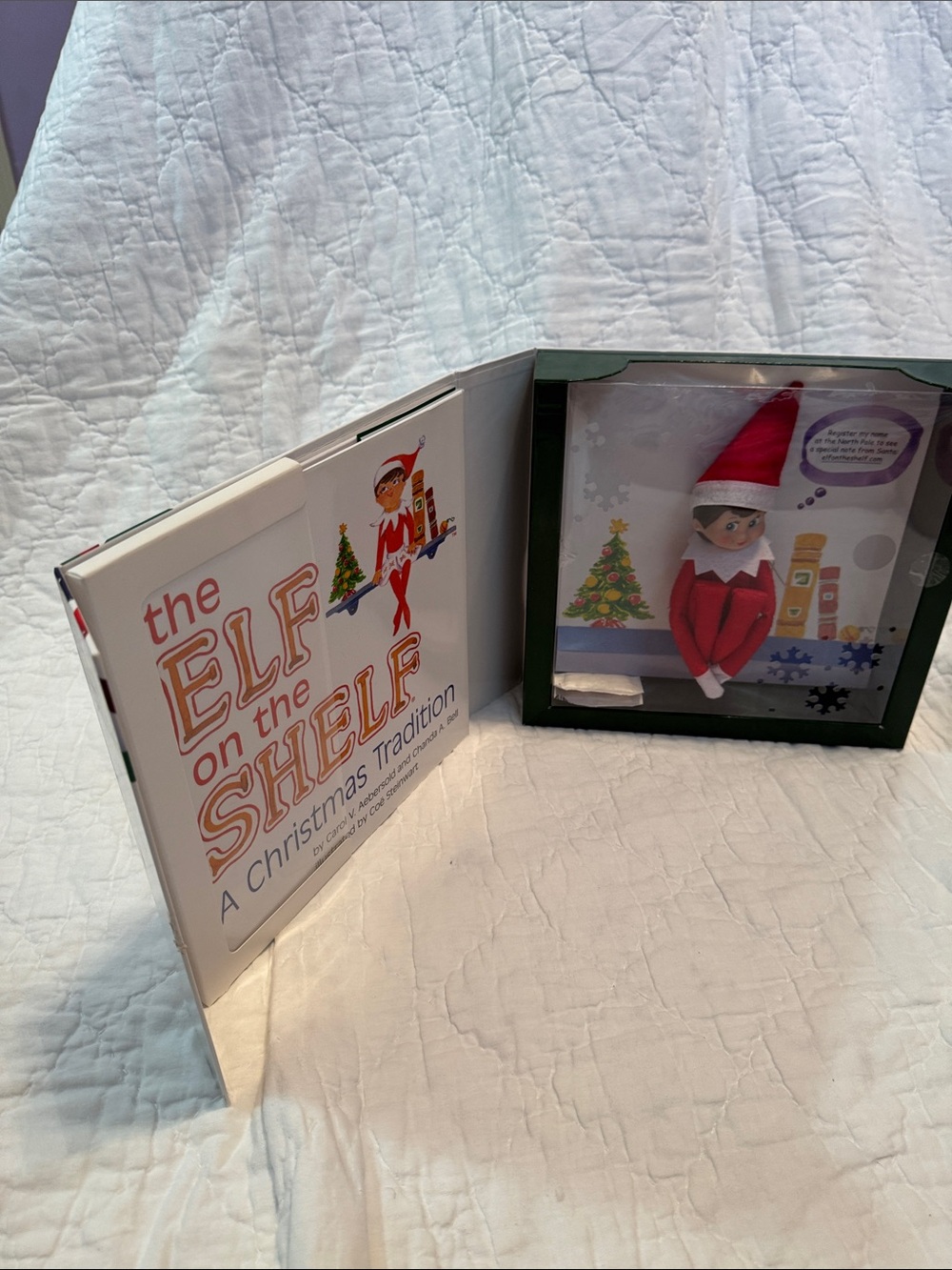 The Elf on the Shelf A Christmas Tradition - Girl Elf (White) - Picture 2 of 6